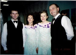 Участники коллектива бальных танцев под руководством К.Болошова