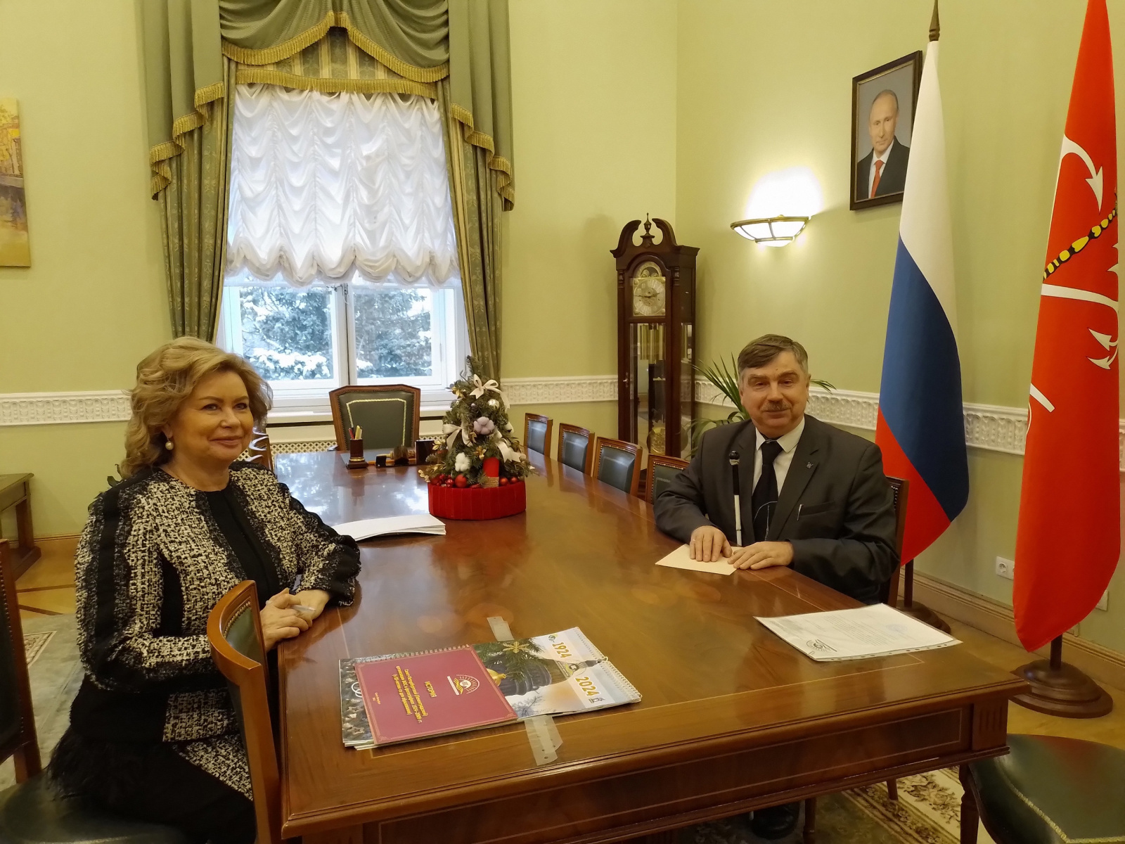 Вице-губернатор Санкт-Петербурга Наталья Чечина и председатель СПб РО ВОС Алексей Колосов обсудили вопросы эффективности мер социальной поддержки инвалидным организациям